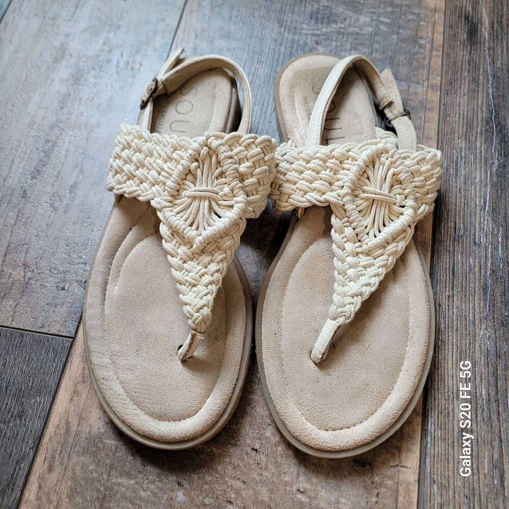 Soul naturalizer, size 7 Cream  flip-flop With Back Strap SB 9